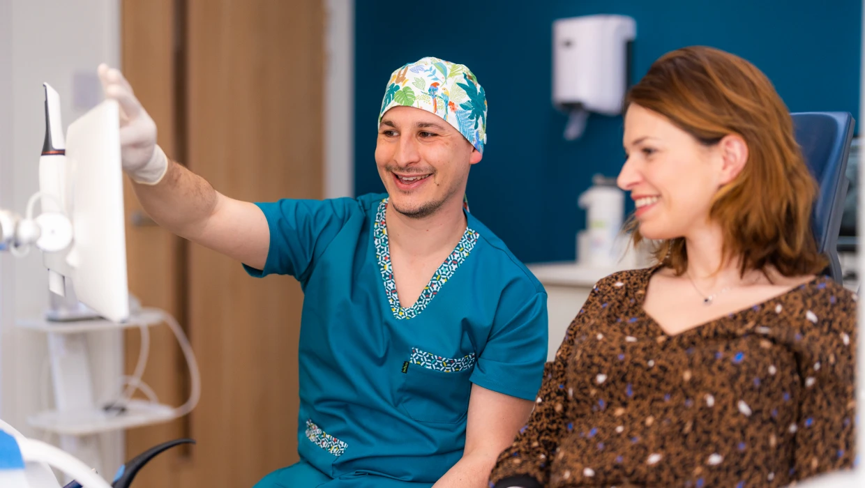 dr roussel au cabinet dentaire BioTooth à Arras